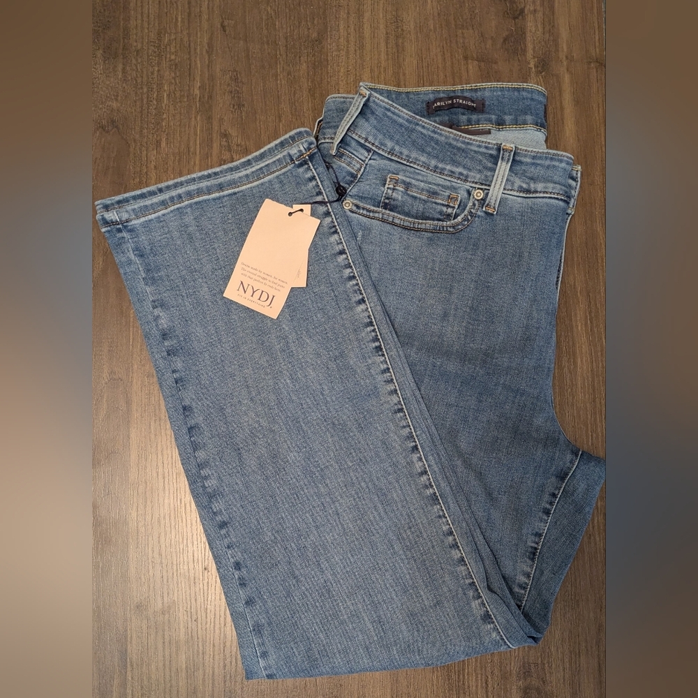 NYDJ Women's Light Wash Straight Jeans
